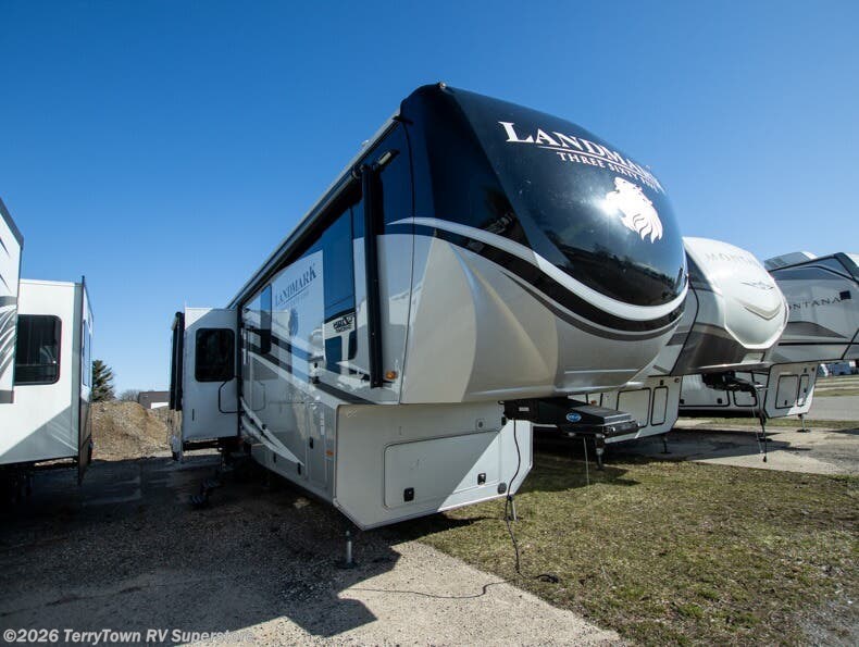 Used 2016 Heartland Landmark 365 LM Charleston available in Grand Rapids, Michigan