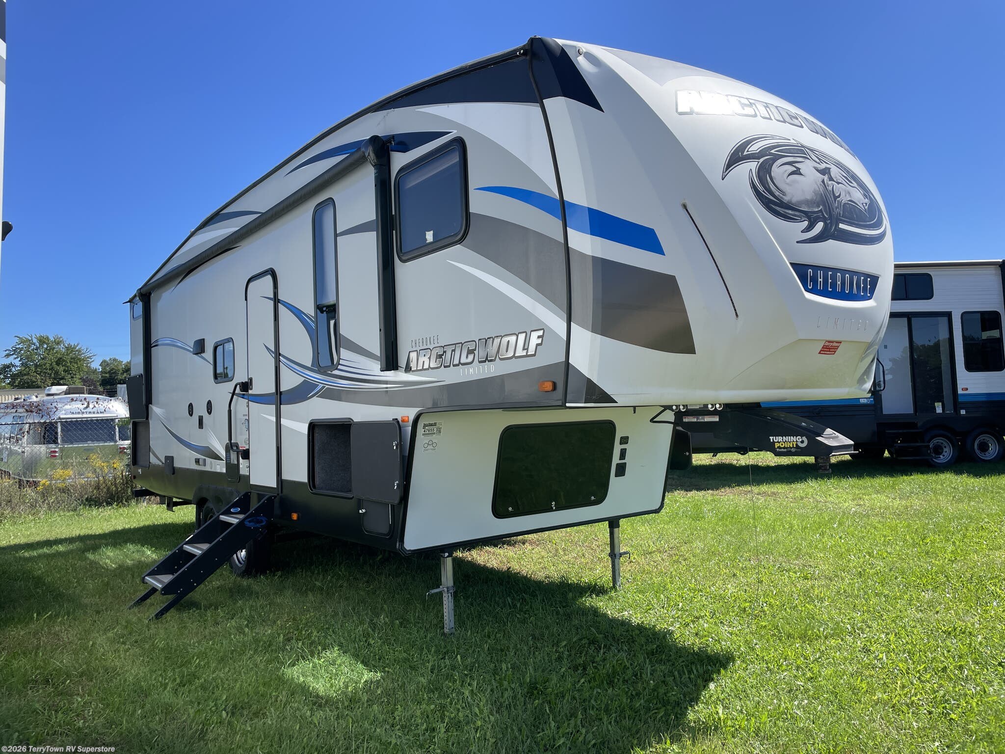 Used 2018 Forest River Cherokee Arctic Wolf 265DBH8 available in Grand Rapids, Michigan