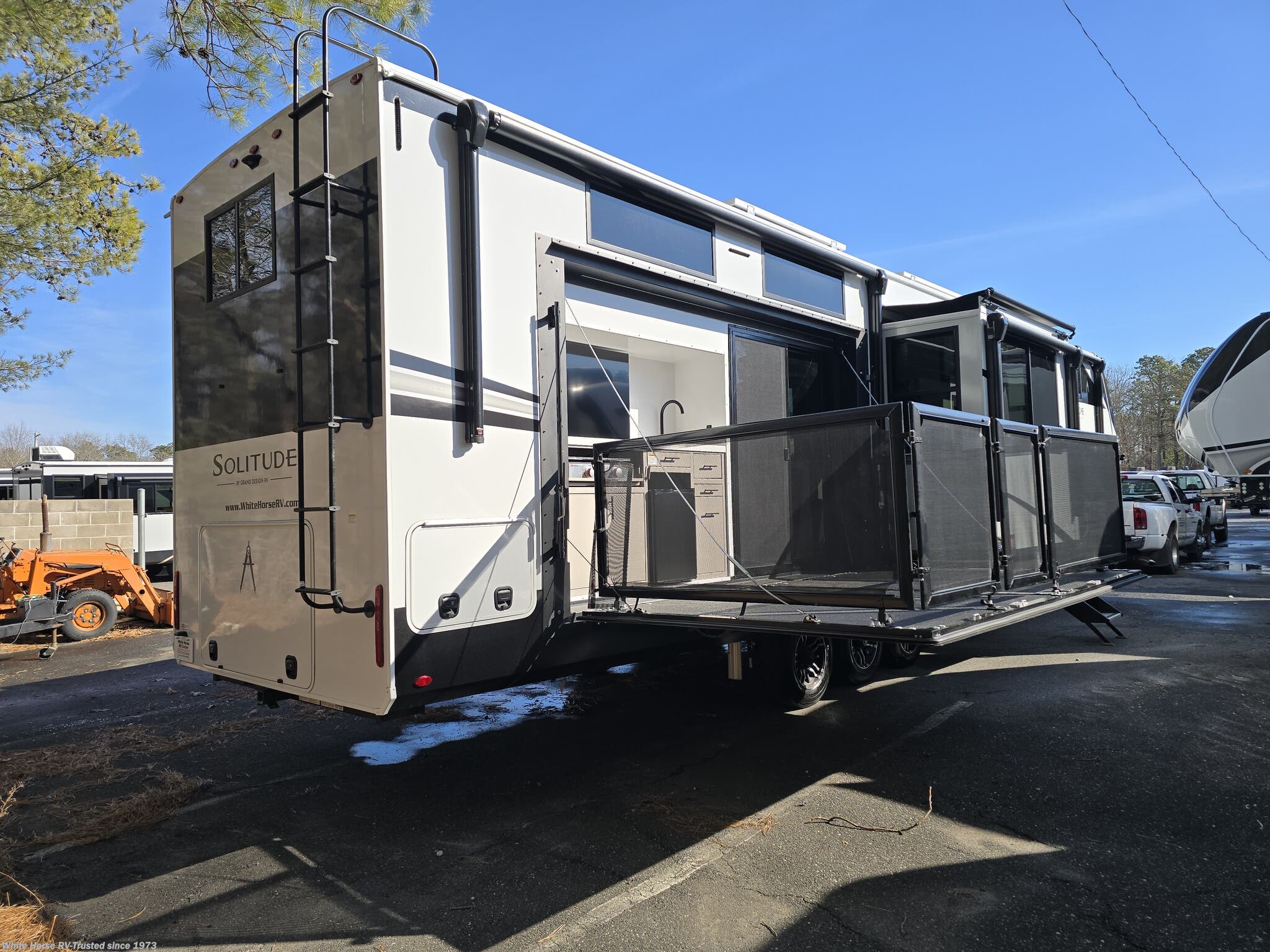 New 2026 Grand Design Solitude 414LJMJ available in Egg Harbor City, New Jersey