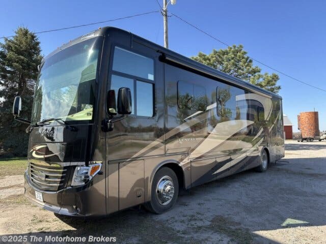 Used 2019 Newmar Ventana LE 3709 (in Shickley, NE) available in Salisbury, Maryland
