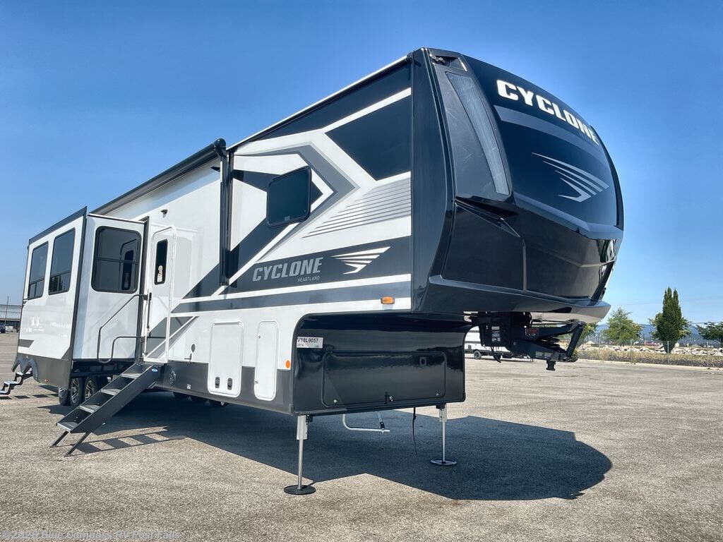 New 2027 Heartland Cyclone 3914 available in Post Falls, Idaho