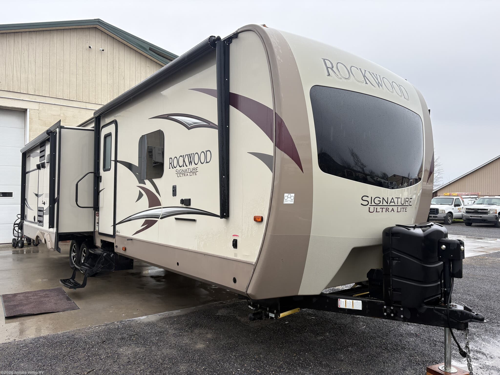 Used 2018 Forest River Rockwood Signature Ultra Lite 8328BS available in Mifflintown, Pennsylvania