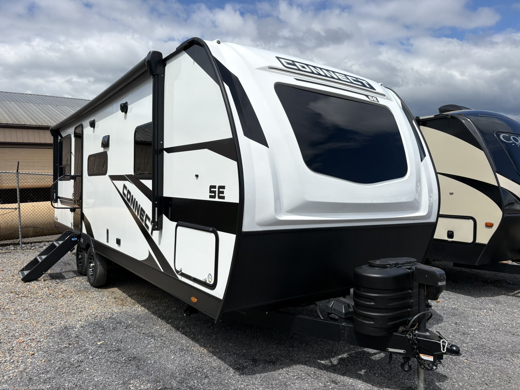Used 2024 K-Z Connect SE C241RESE available in Mifflintown, Pennsylvania