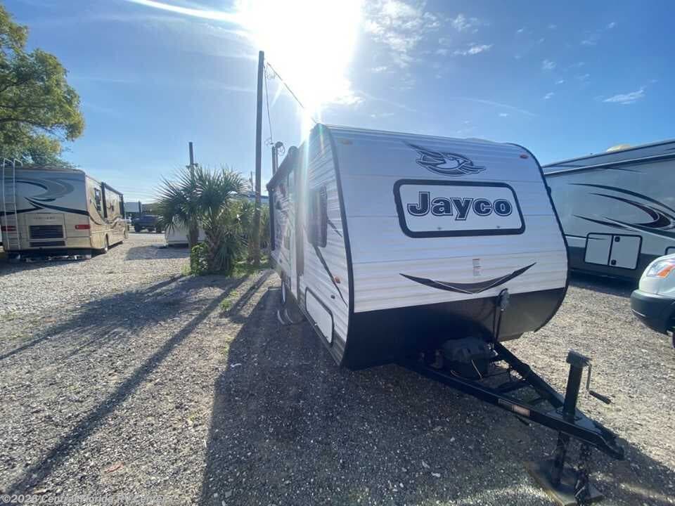 Used 2017 Jayco Jay Flight SLX 174BH available in Apopka, Florida