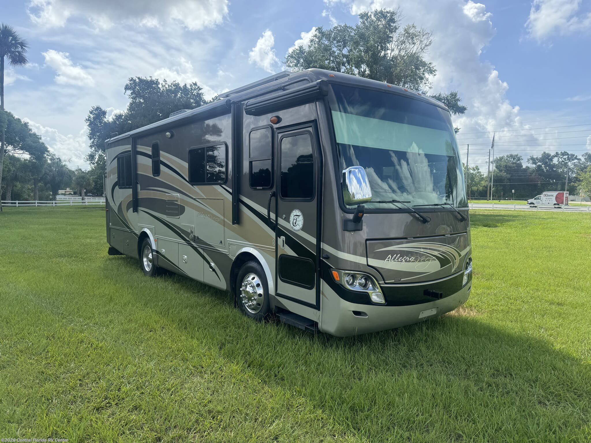 Used 2014 Tiffin Allegro Breeze 28 BR available in Apopka, Florida