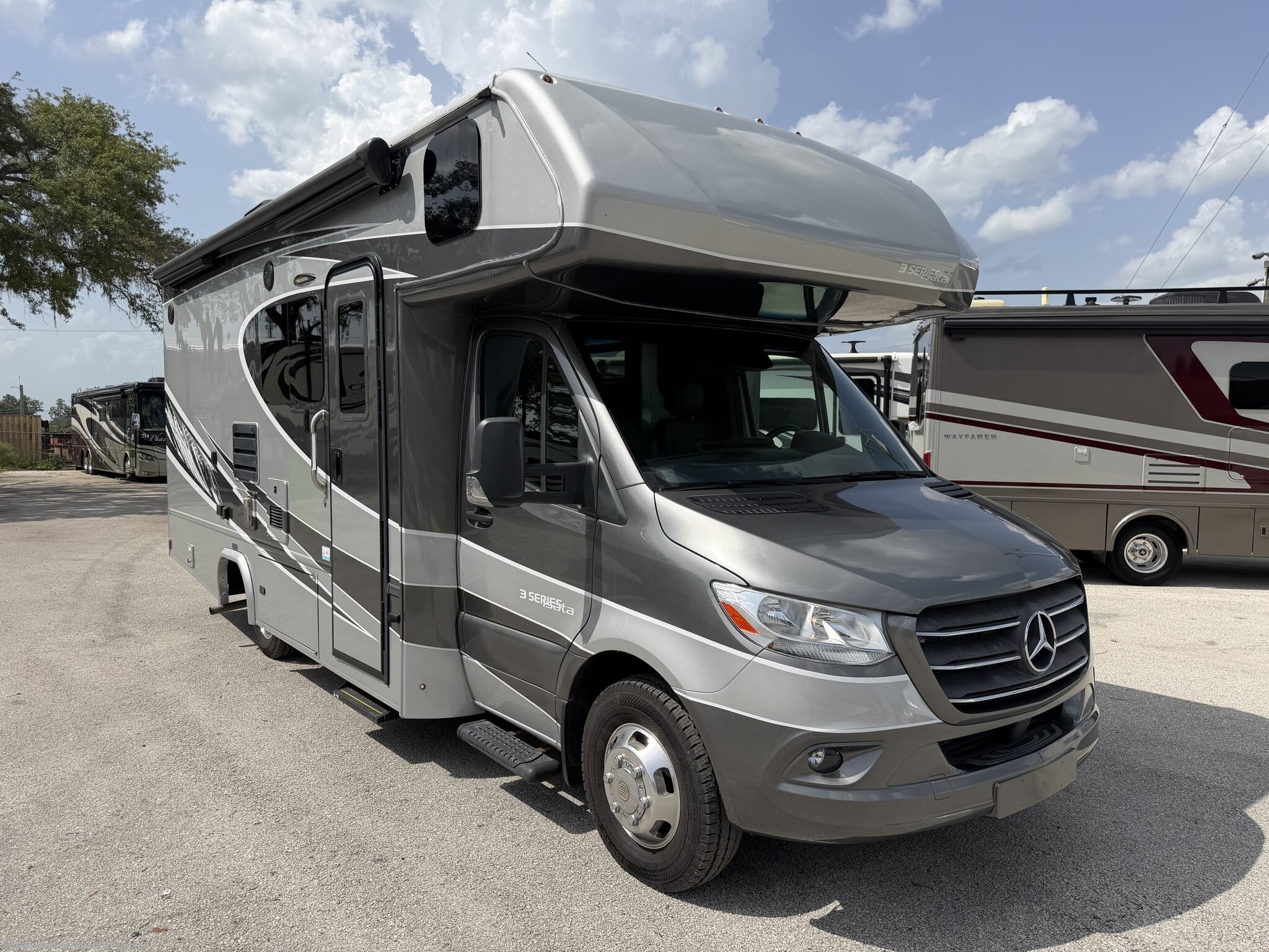 Used 2022 Dynamax Corp Isata 3 Series 24FWM available in Apopka, Florida