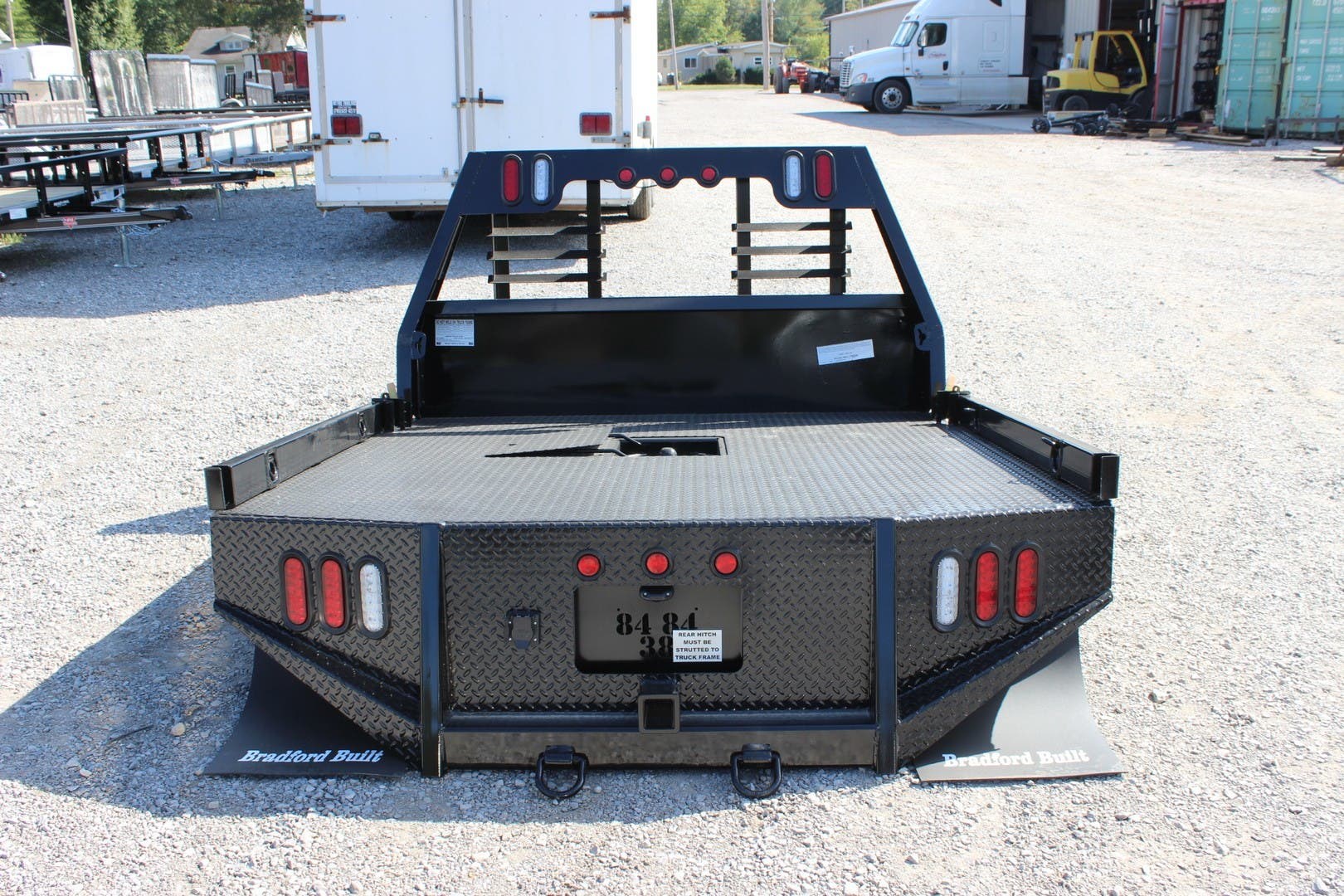 Flatbed - 2019 Bradford Built BB-WORKBED-84-84-38 | TrailersUSA