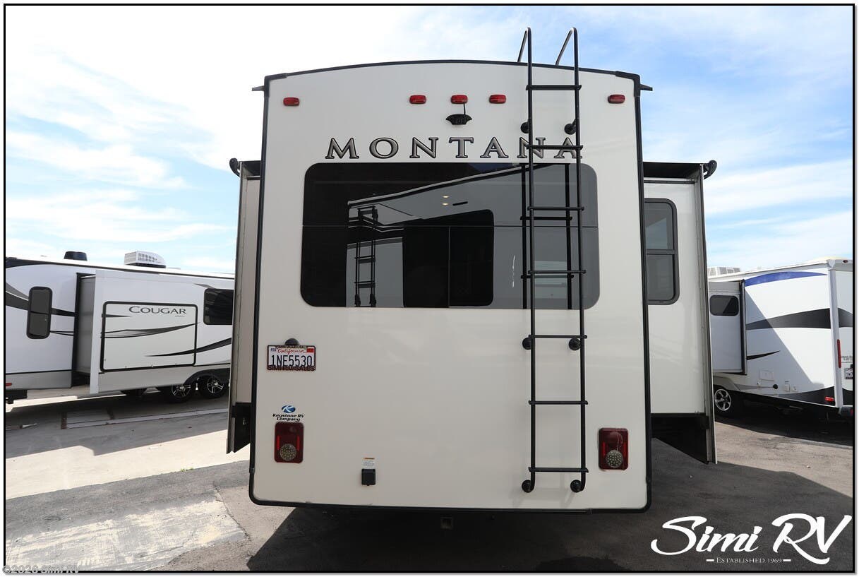 Used 2020 Keystone Montana 3120RL available in Simi Valley, California