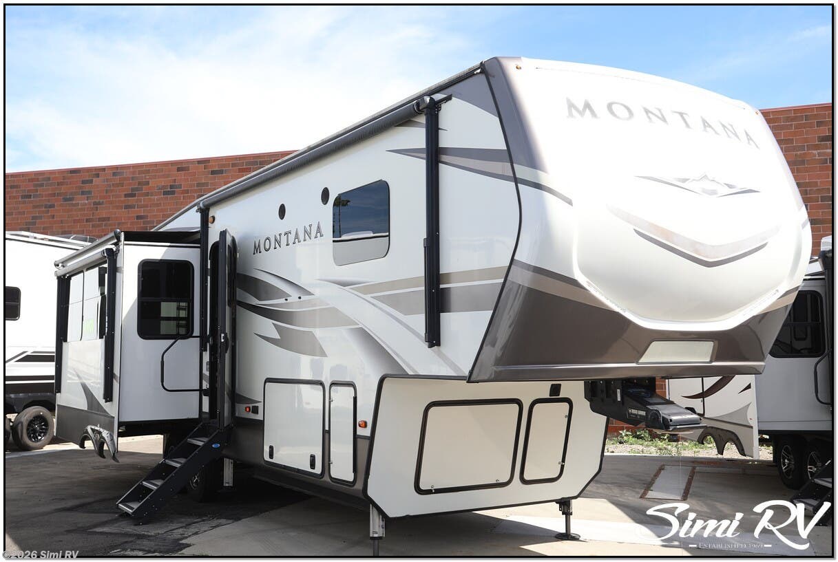 Used 2020 Keystone Montana 3120RL available in Simi Valley, California