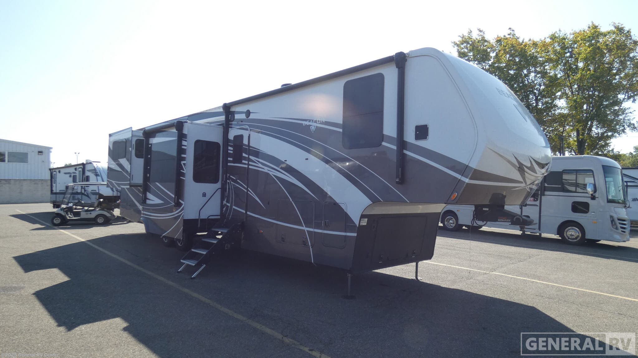 Used 2023 Vanleigh Beacon 42RDB available in North Canton, Ohio