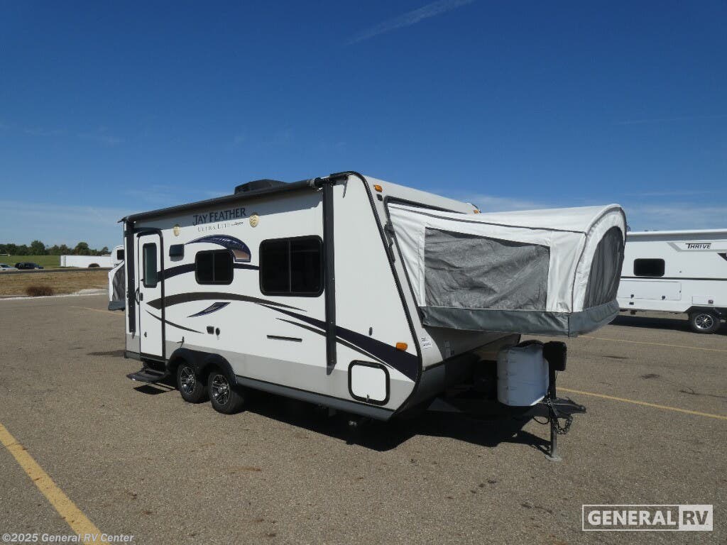 Used 2015 Jayco Jay Feather Ultra Lite X19H available in North Canton, Ohio