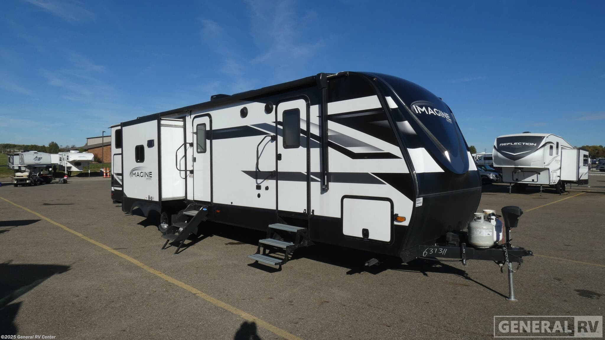 Used 2022 Grand Design Imagine 3250BH available in North Canton, Ohio