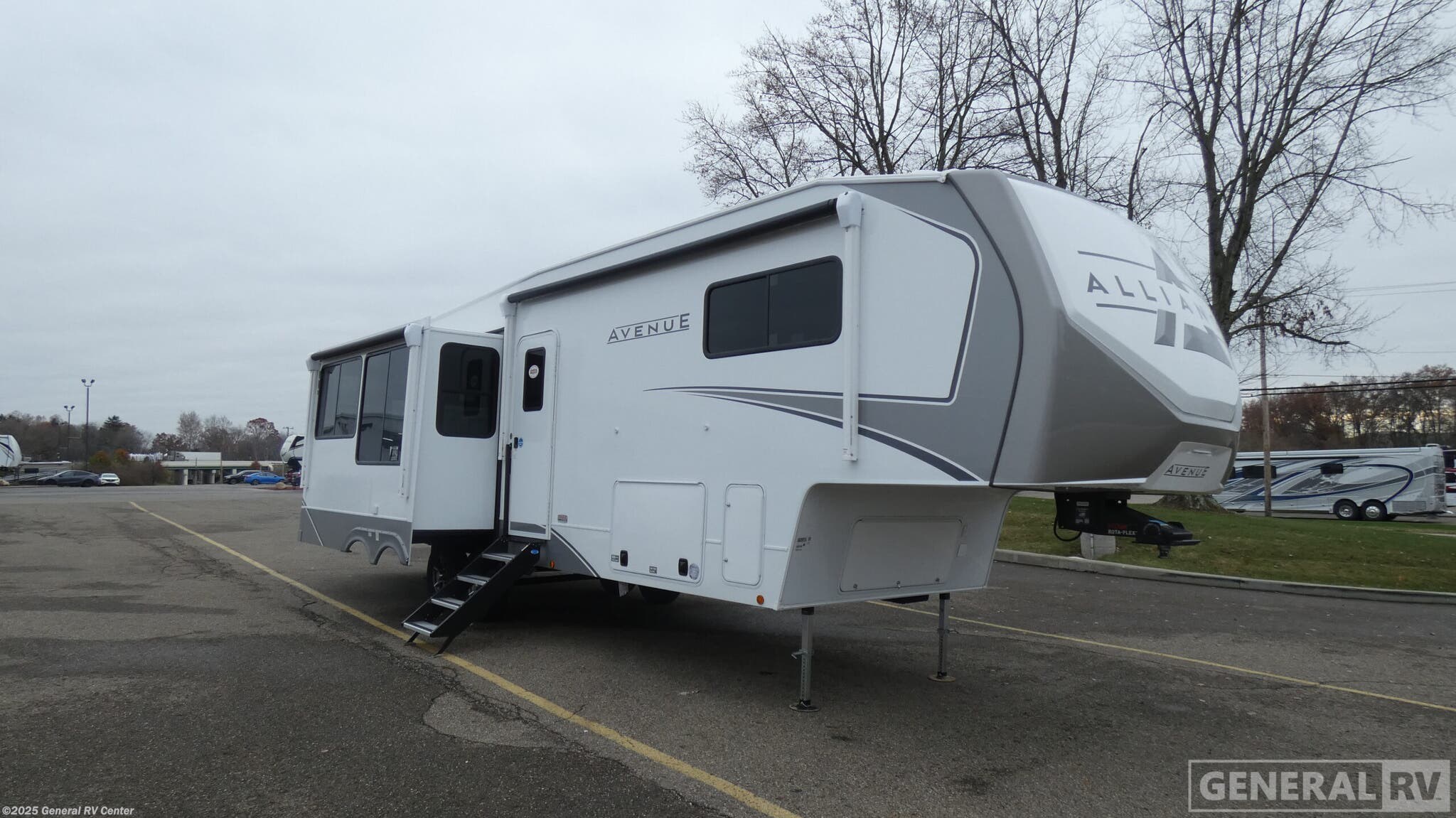 New 2026 Alliance RV Avenue 32RLS available in North Canton, Ohio