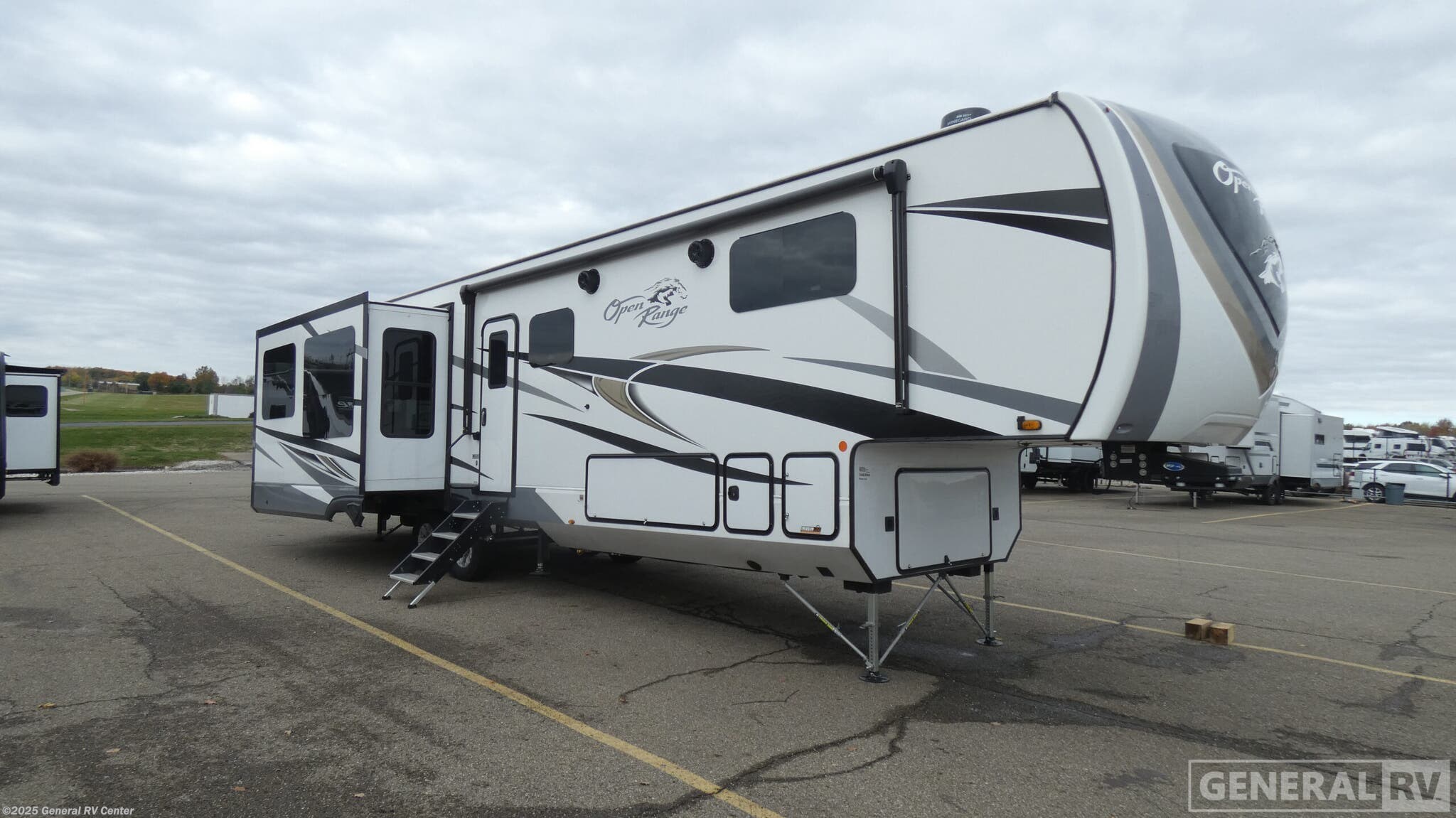 Used 2022 Highland Ridge Open Range 371MBH available in North Canton, Ohio
