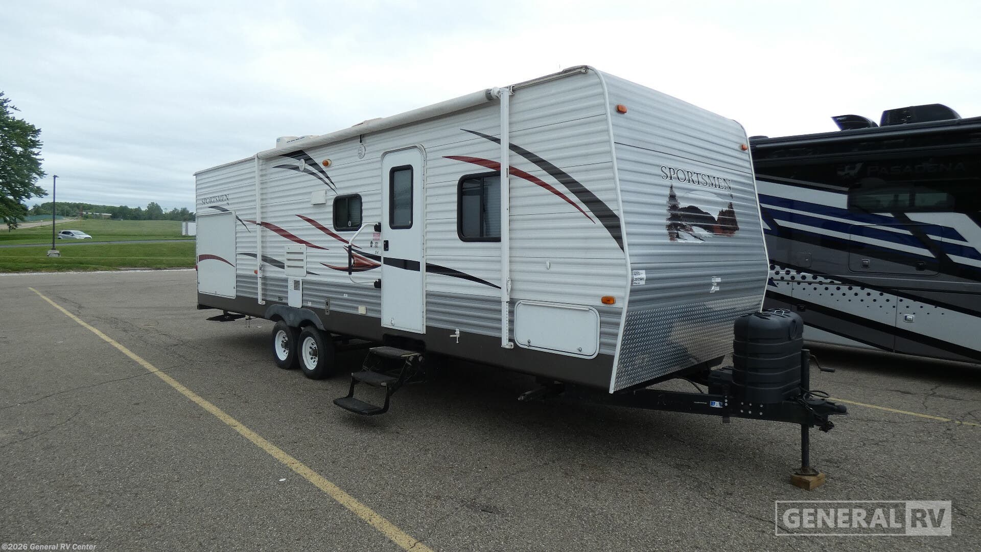 Used 2013 K-Z Sportsmen 314BHK available in North Canton, Ohio