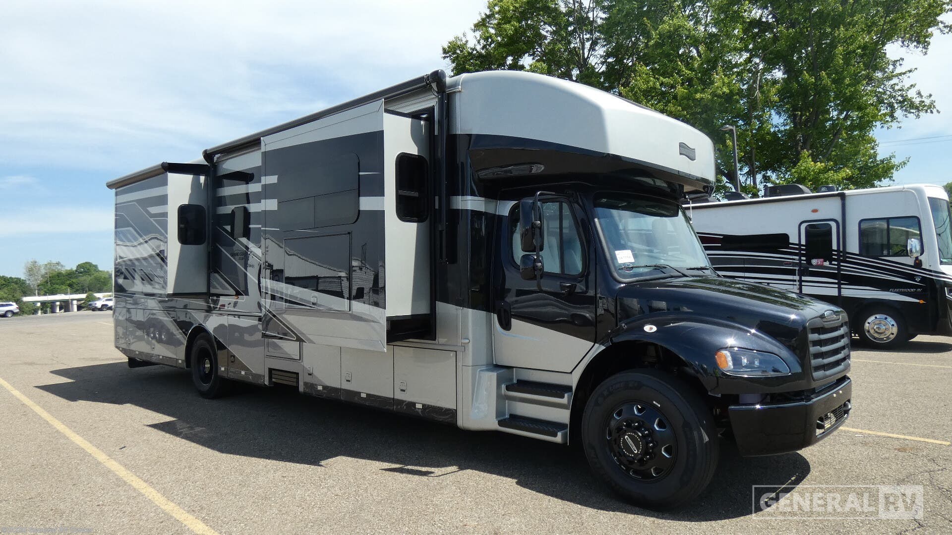 New 2026 Newmar Grand Star 3948 available in North Canton, Ohio