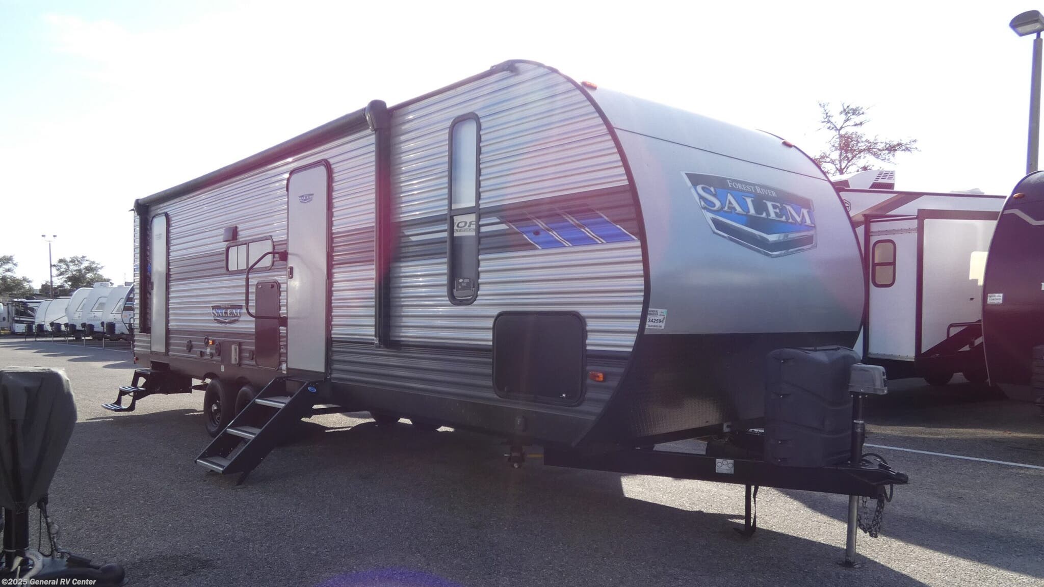 Used 2022 Forest River Salem 26DBUD available in Orange Park, Florida