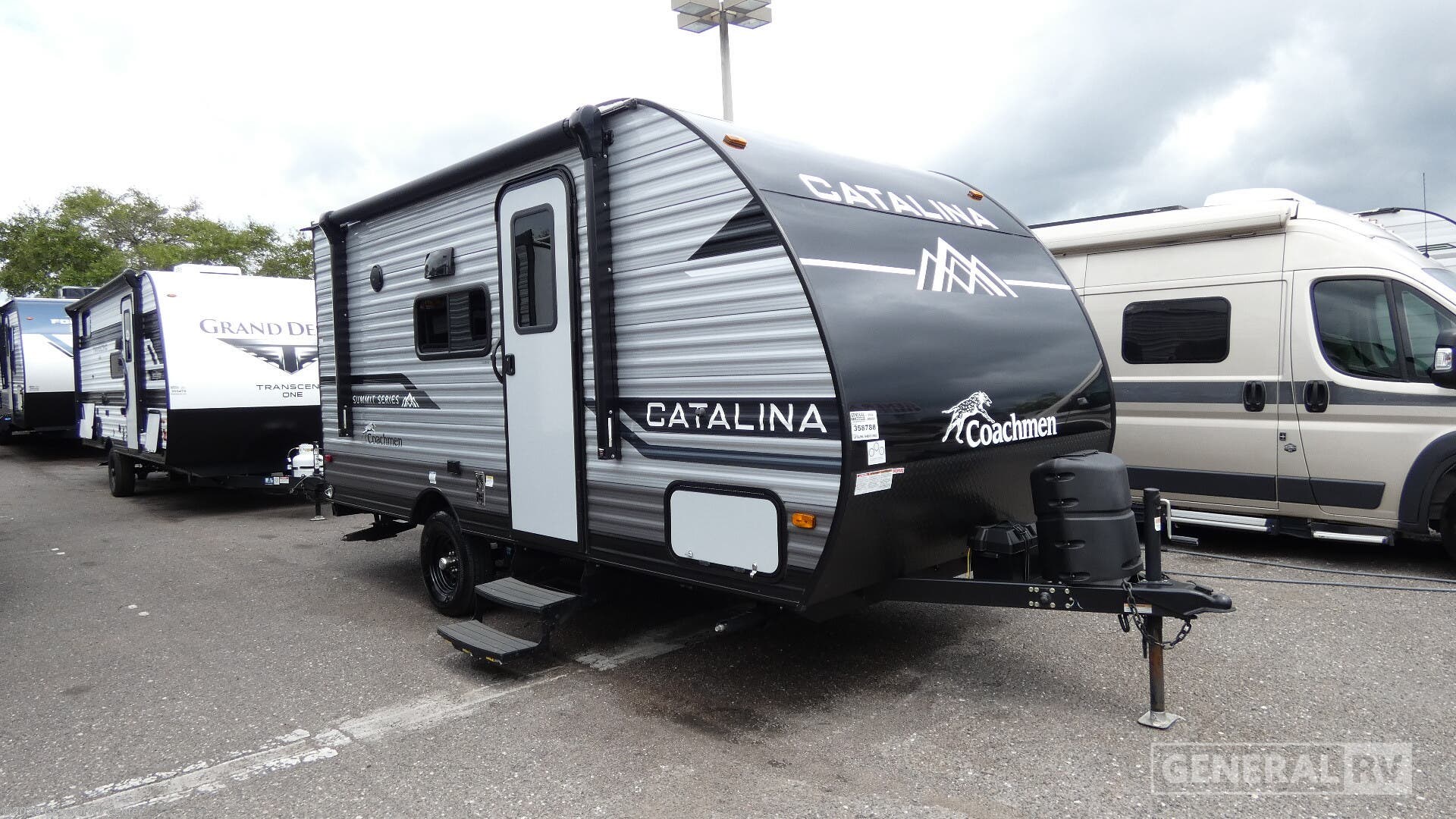 Used 2024 Coachmen Catalina Summit Series 7 164BHX available in Orange Park, Florida