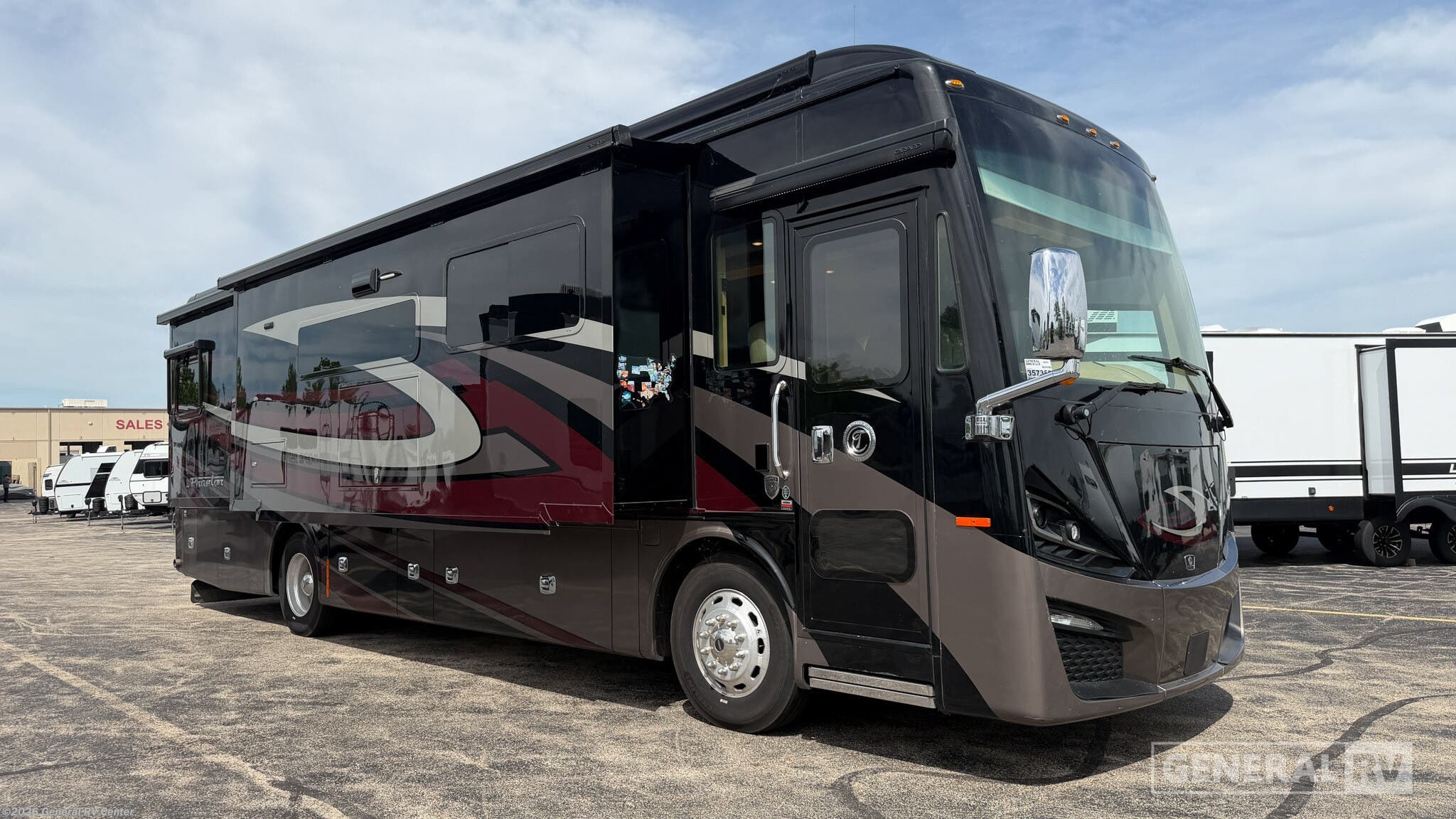 Used 2023 Tiffin Phaeton 36SH available in Huntley, Illinois