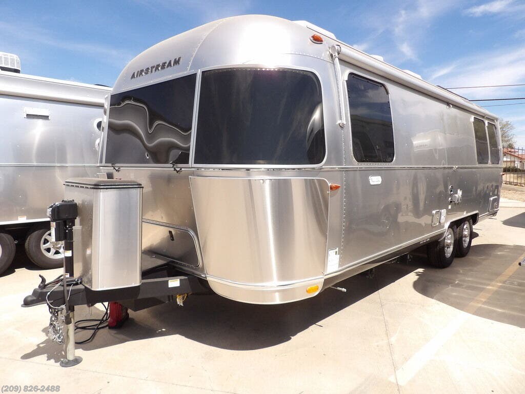 New 2025  Airstream  Flying Cloud® 27FB by Airstream from Toscano RV in Los Banos, CA