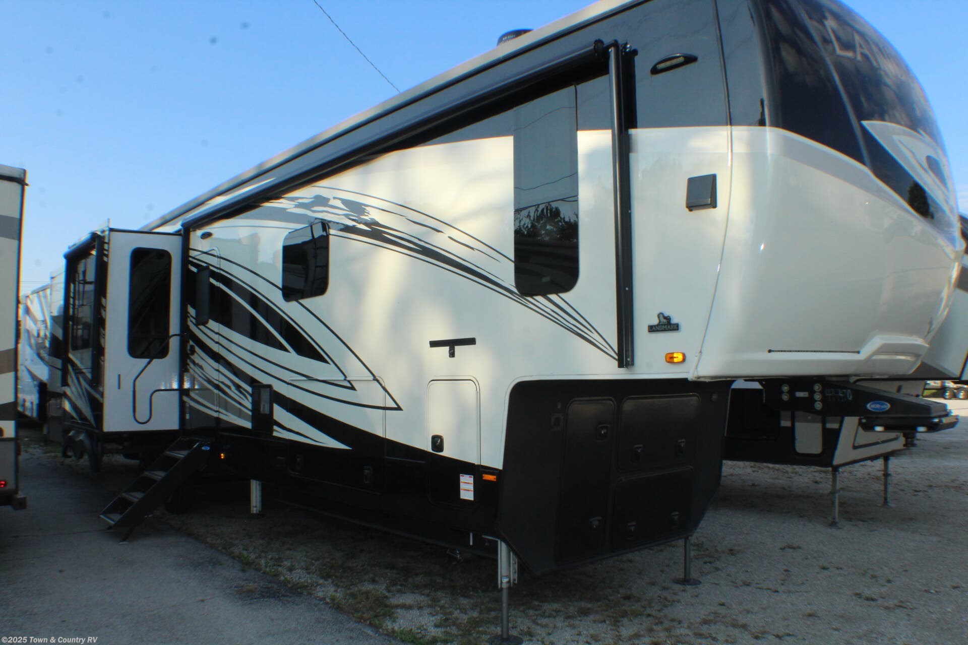 Used 2022 Heartland Landmark CHESAPEAKE available in Clyde, Ohio