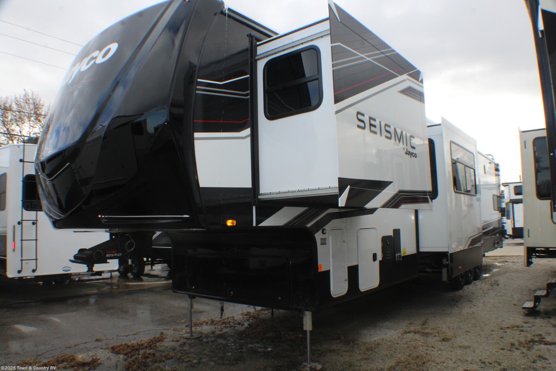 New 2026 Jayco Seismic 399 available in Clyde, Ohio