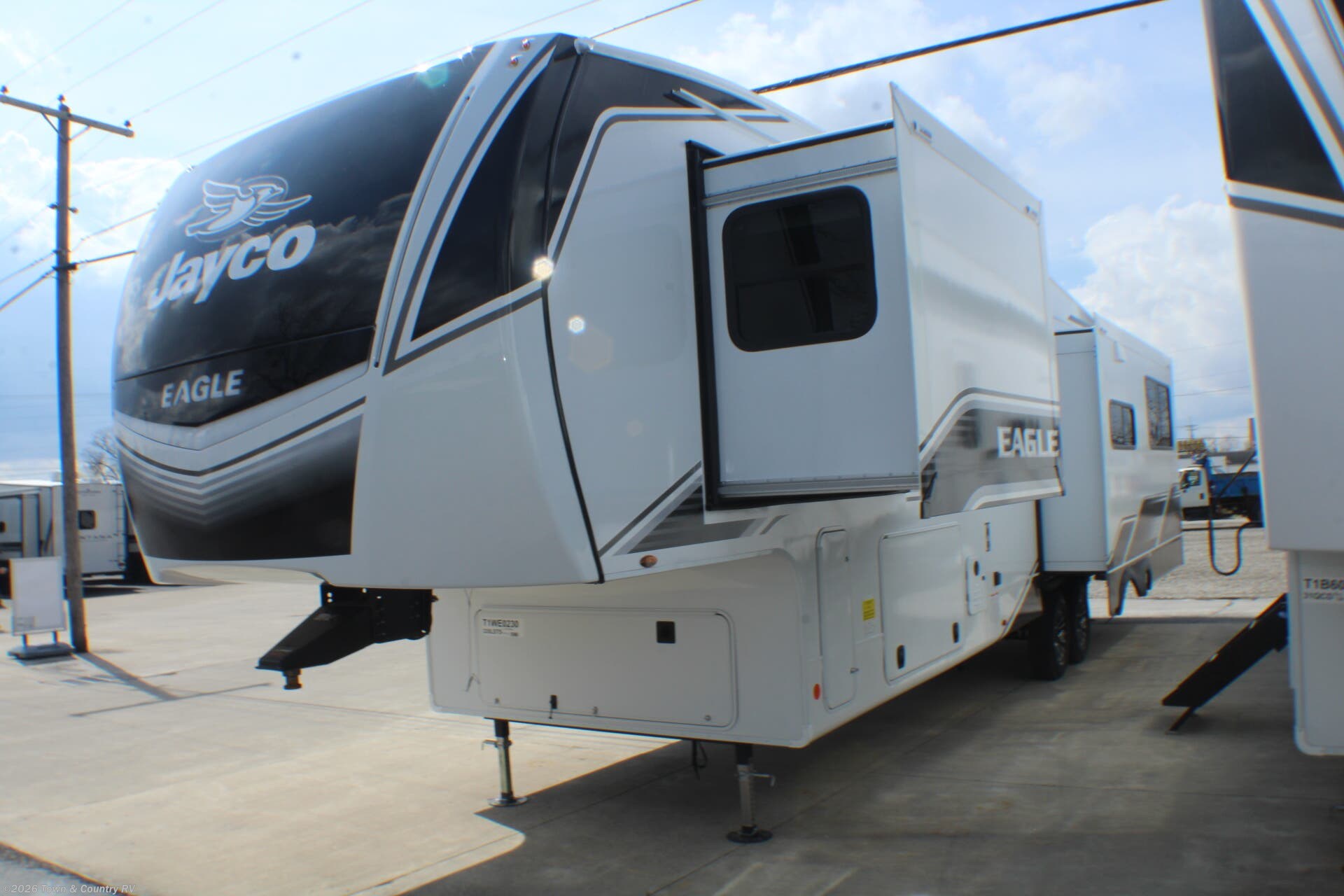 New 2026 Jayco Eagle 335LSTS available in Clyde, Ohio