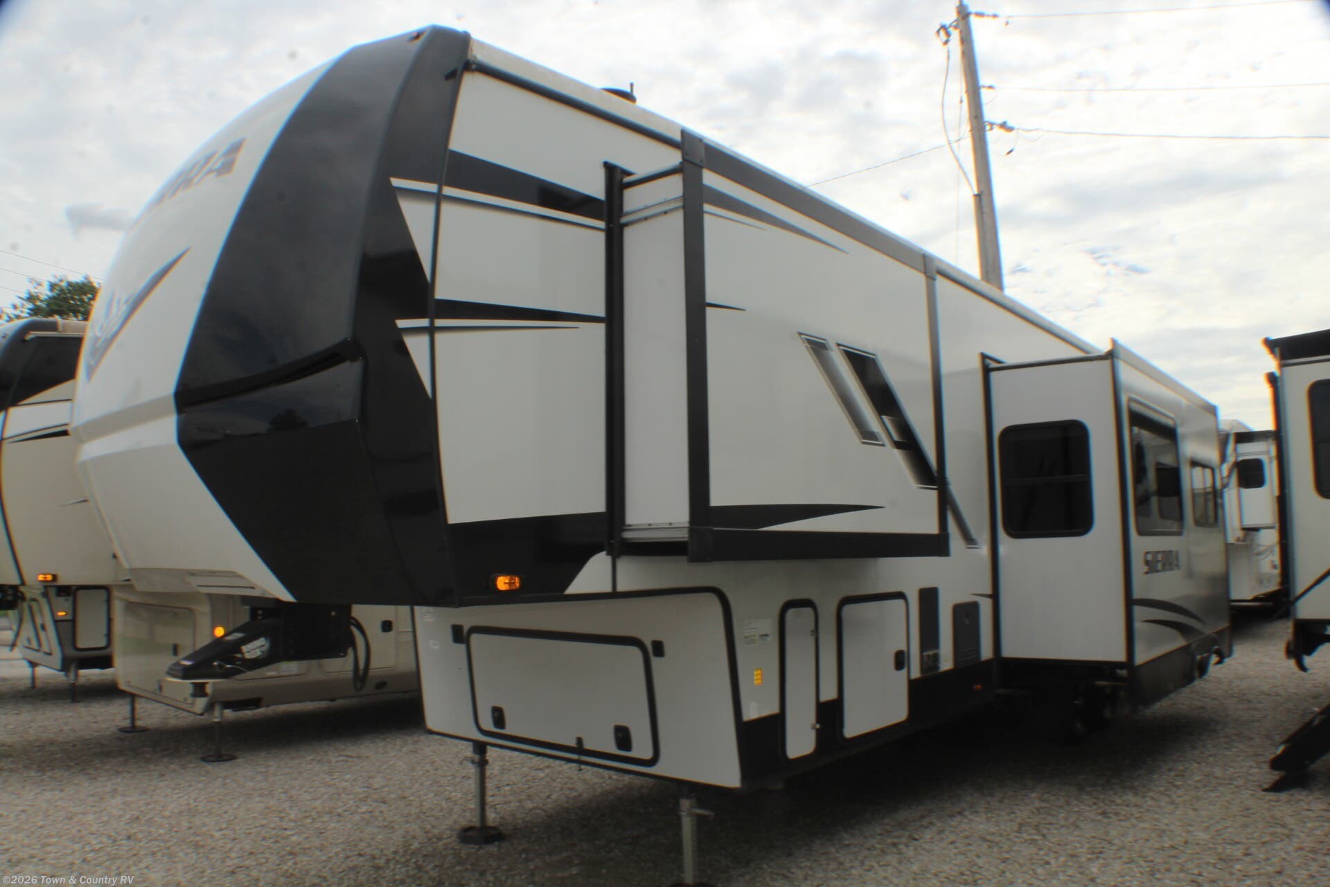 Used 2023  Forest River Sierra 3440BH by Forest River from Town & Country RV in Clyde, OH