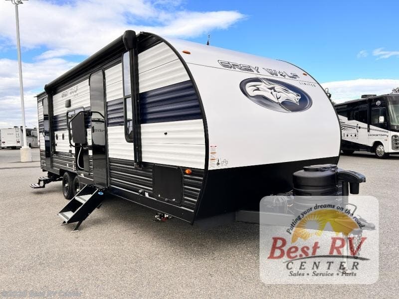 Used 2024 Forest River Cherokee Grey Wolf 23DBH available in Turlock, California