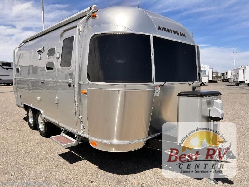 Used 2017 Airstream Flying Cloud 23D Bunk available in Turlock, California