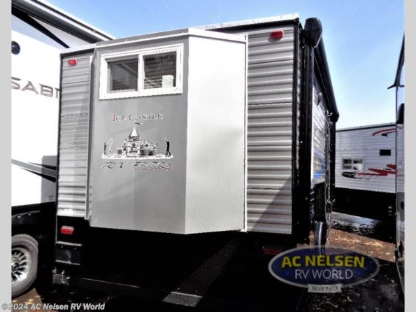 2023 Ice Castle Ice Castle Fish Houses RV Hybrid 17V available in Shakopee, MN