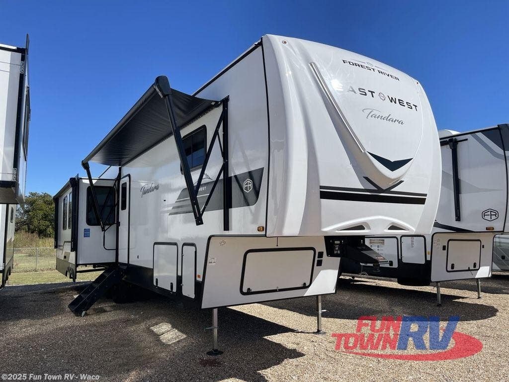 New 2026 East to West Tandara 388LR available in Hewitt, Texas