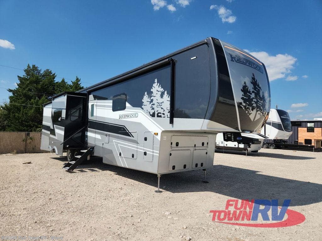 New 2025 Redwood RV Redwood 401LK available in Hewitt, Texas