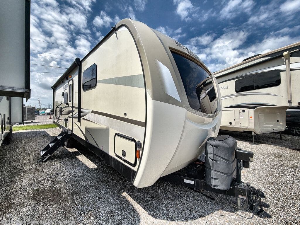 Used 2020 Venture RV SportTrek Touring Edition 302VRB available in Delaware, Ohio