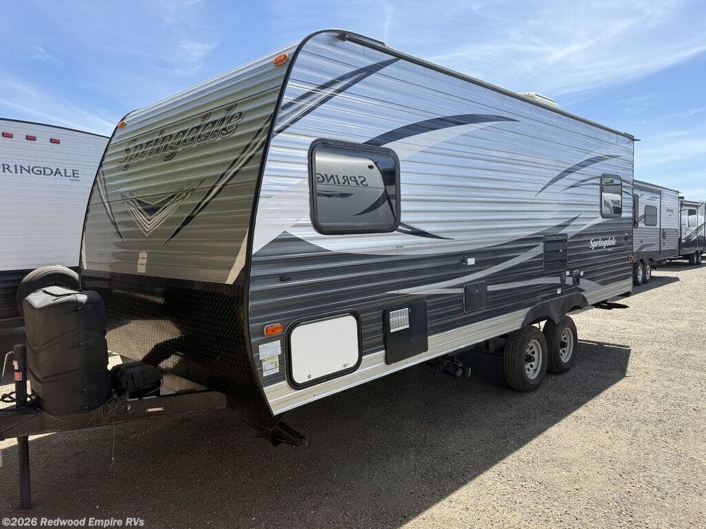 Used 2018  Keystone Springdale 201RDWE by Keystone from Redwood Empire RVs in Ukiah, CA