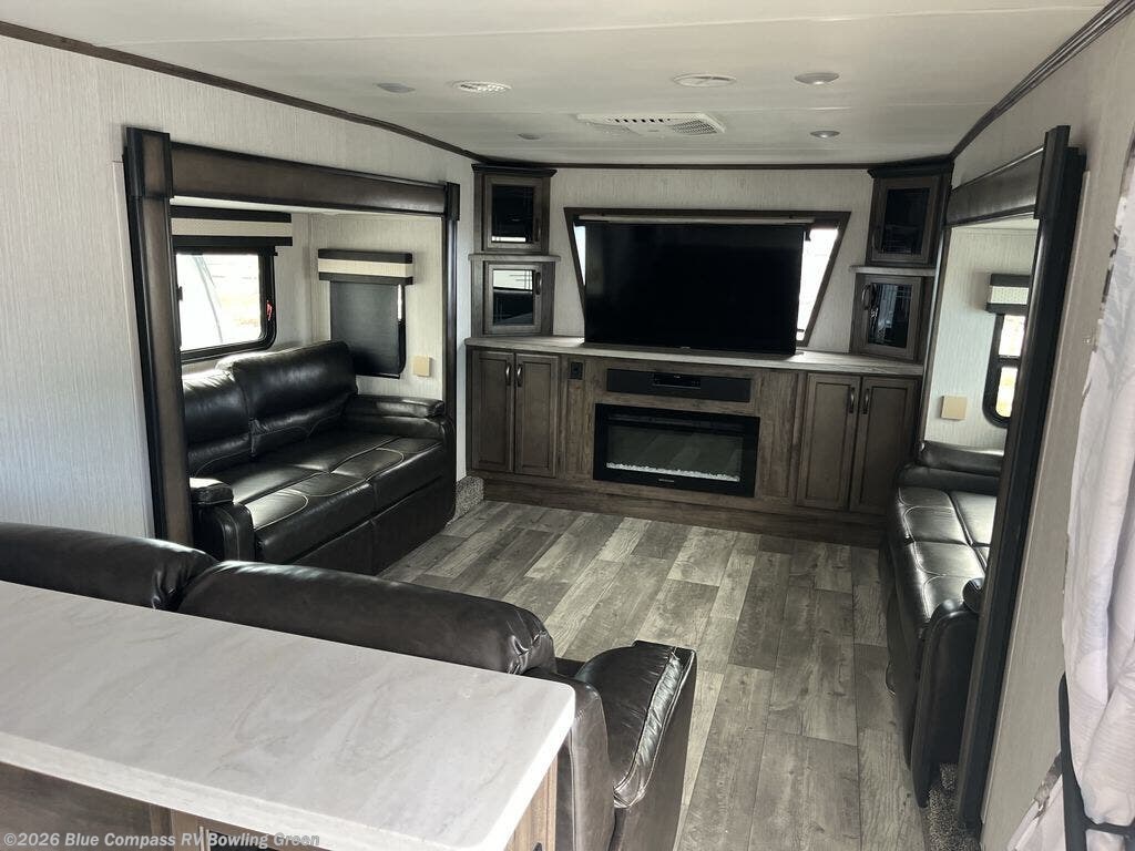 Used 2020 Forest River Sandpiper 379FLOK available in Bowling Green, Kentucky