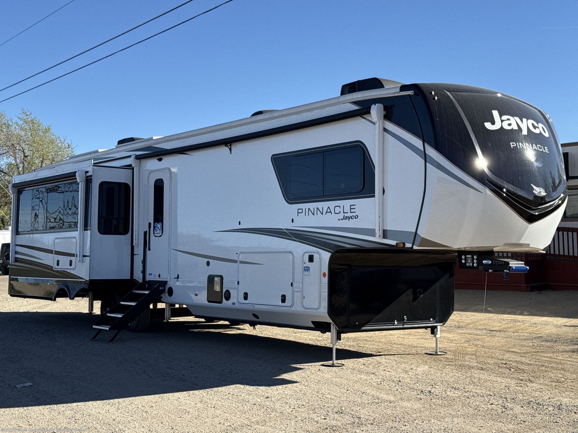 New 2026 Jayco Pinnacle 38SSWS available in Bowling Green, Kentucky