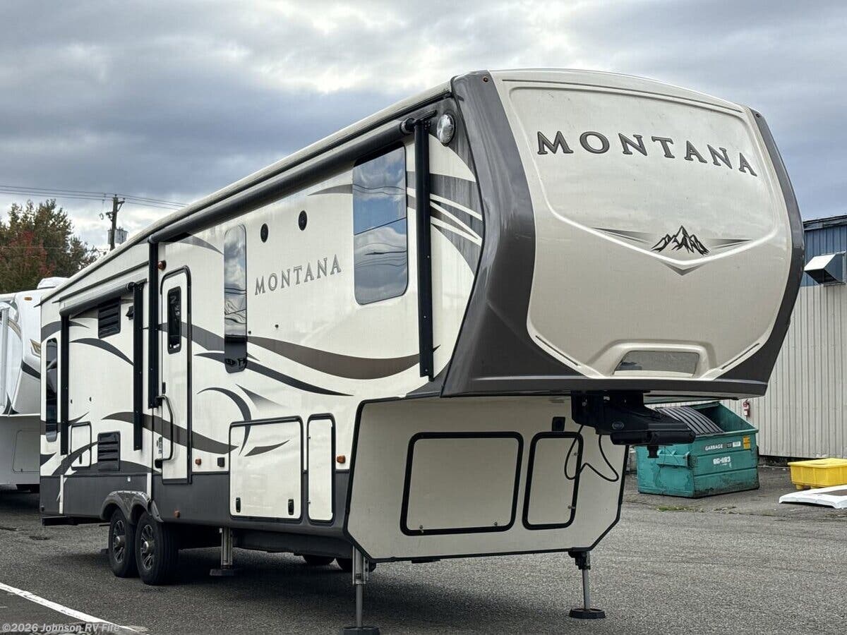 Used 2018 Keystone Montana 3160RL available in Fife, Washington