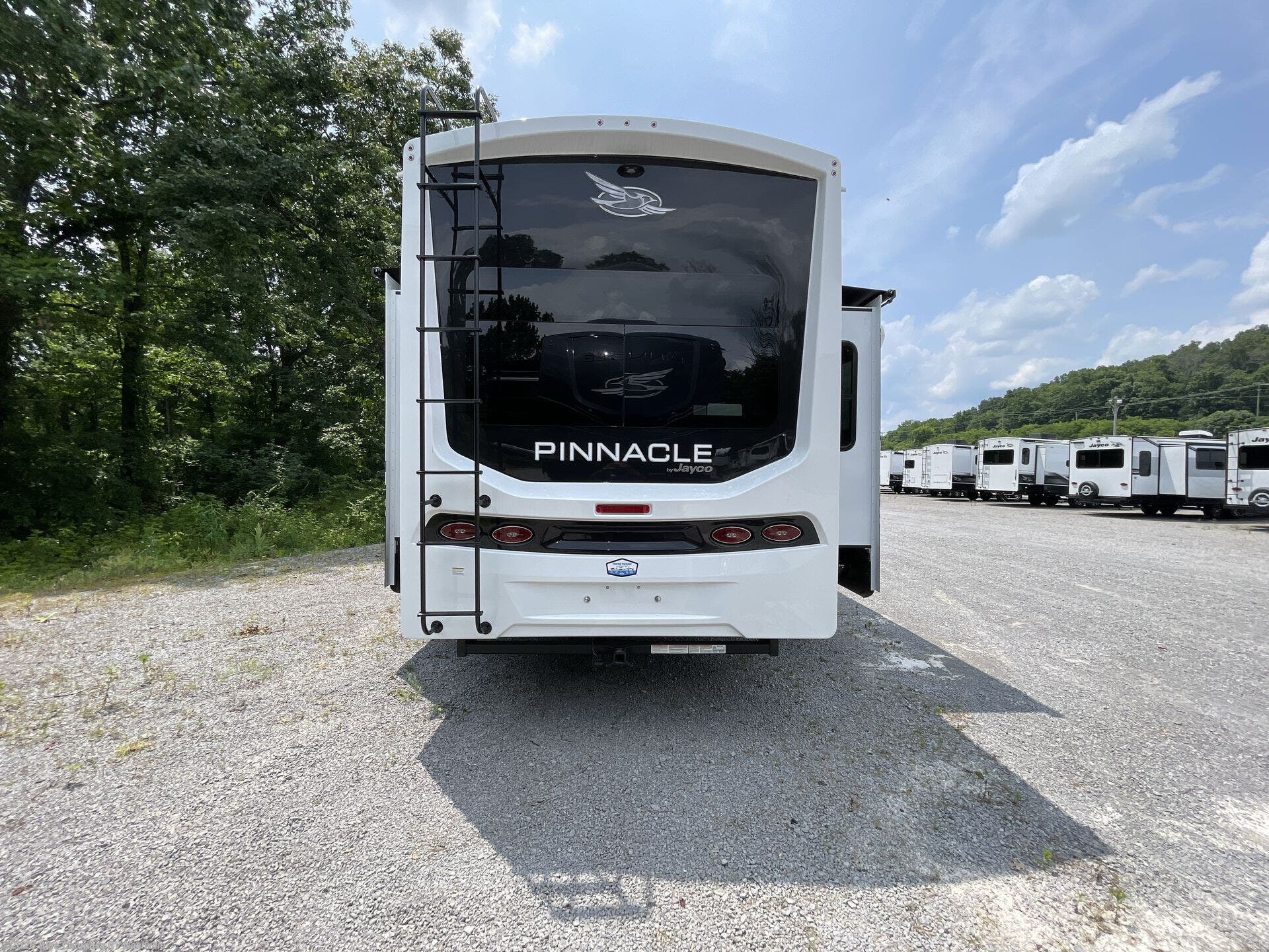New 2025 Jayco Pinnacle 38KPTS available in Lebanon, Tennessee