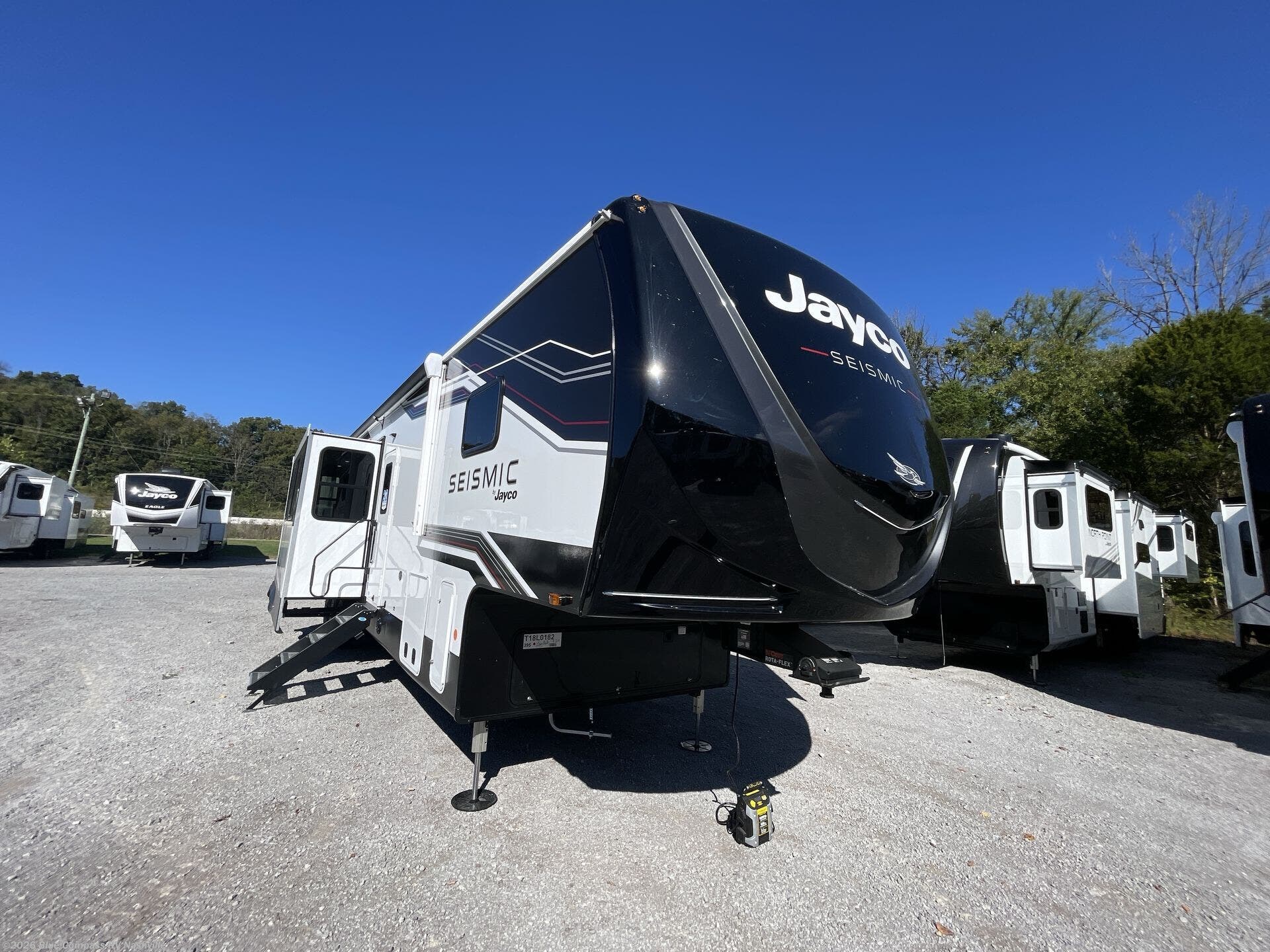 New 2026 Jayco Seismic 395 available in Lebanon, Tennessee