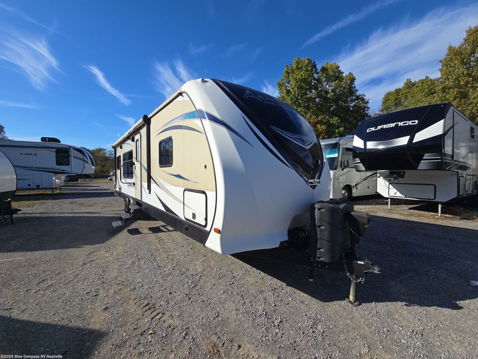 Used 2017 Dutchmen Aerolite Luxury Class 294RKSS available in Lebanon, Tennessee