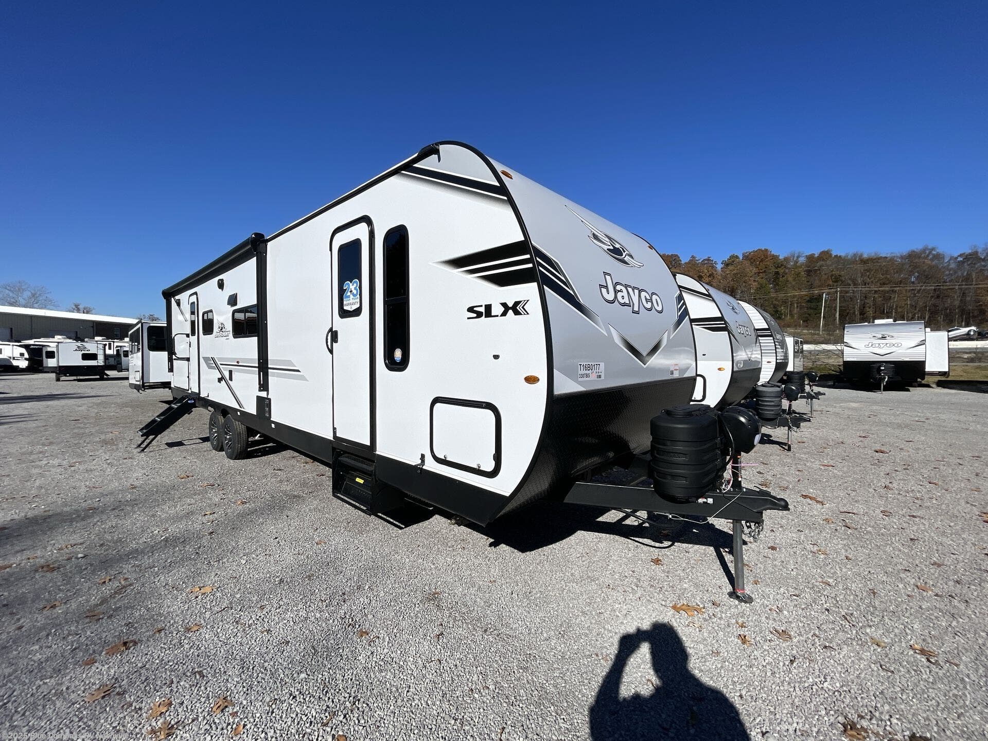 New 2026 Jayco Jay Flight SLX 330TBS available in Lebanon, Tennessee