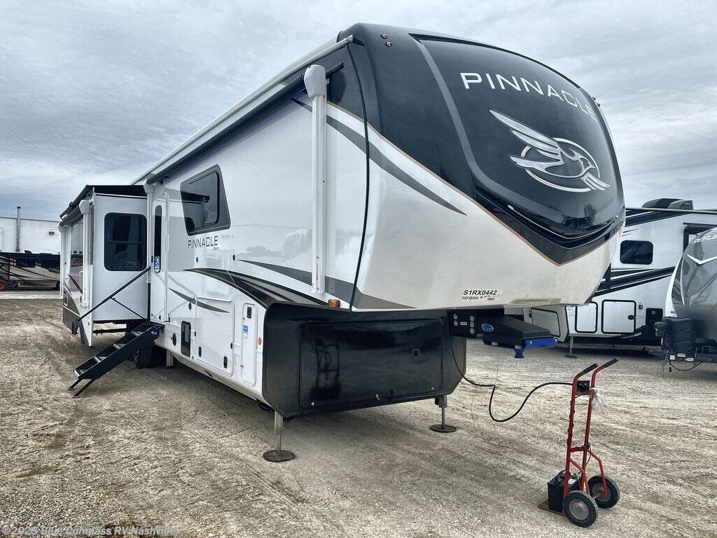 New 2025 Jayco Pinnacle 38FBRK available in Lebanon, Tennessee