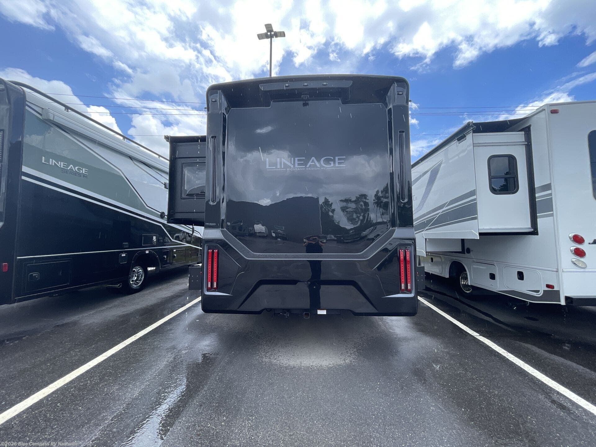 Used 2026  Grand Design Lineage Series M 25FW by Grand Design from Blue Compass RV Nashville in Lebanon, TN