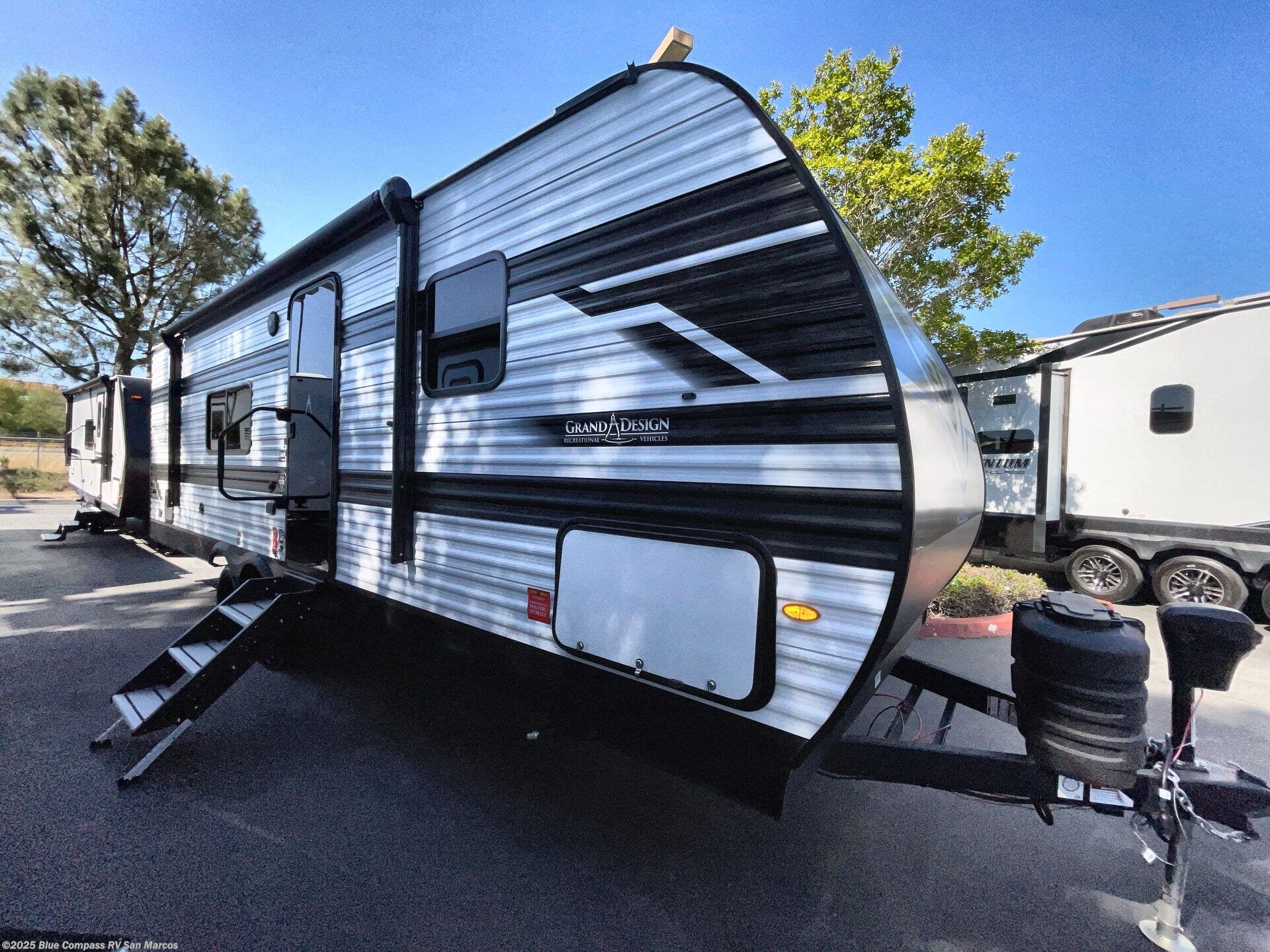 New 2025 Grand Design Transcend Xplor 24BHX available in San Marcos, California