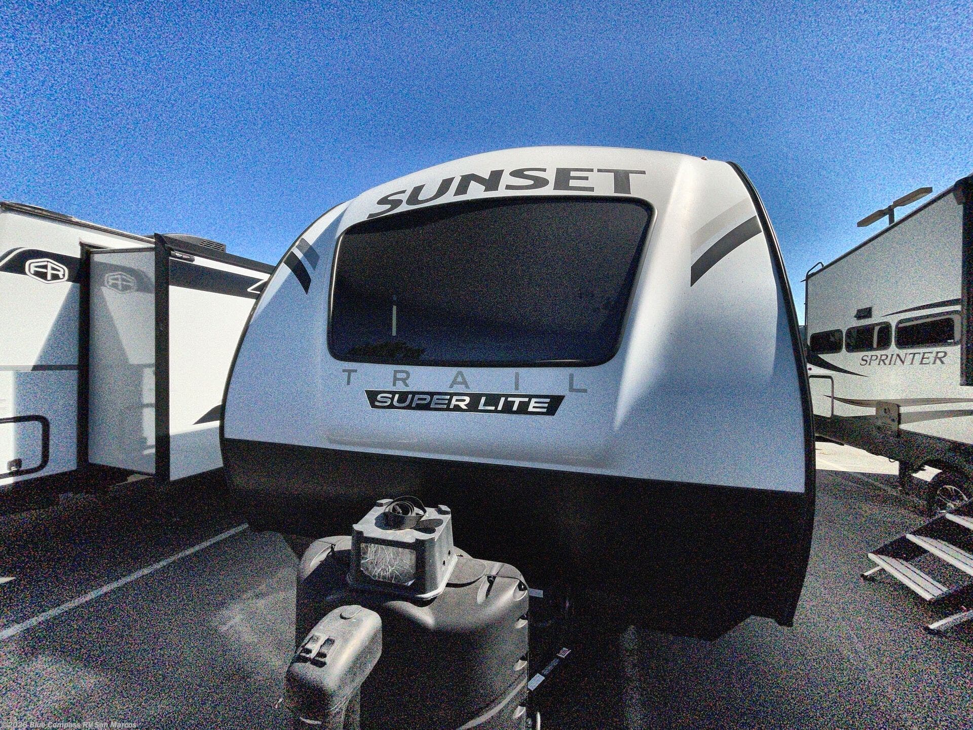 Used 2022 CrossRoads Sunset Trail SS285CK available in San Marcos, California