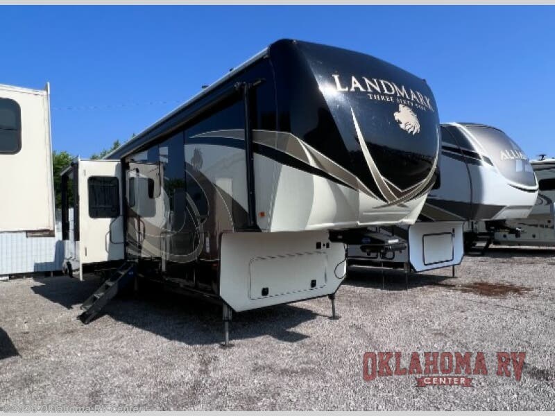 Used 2018  Heartland Landmark 365 Phoenix by Heartland from Oklahoma RV Center in Moore, OK