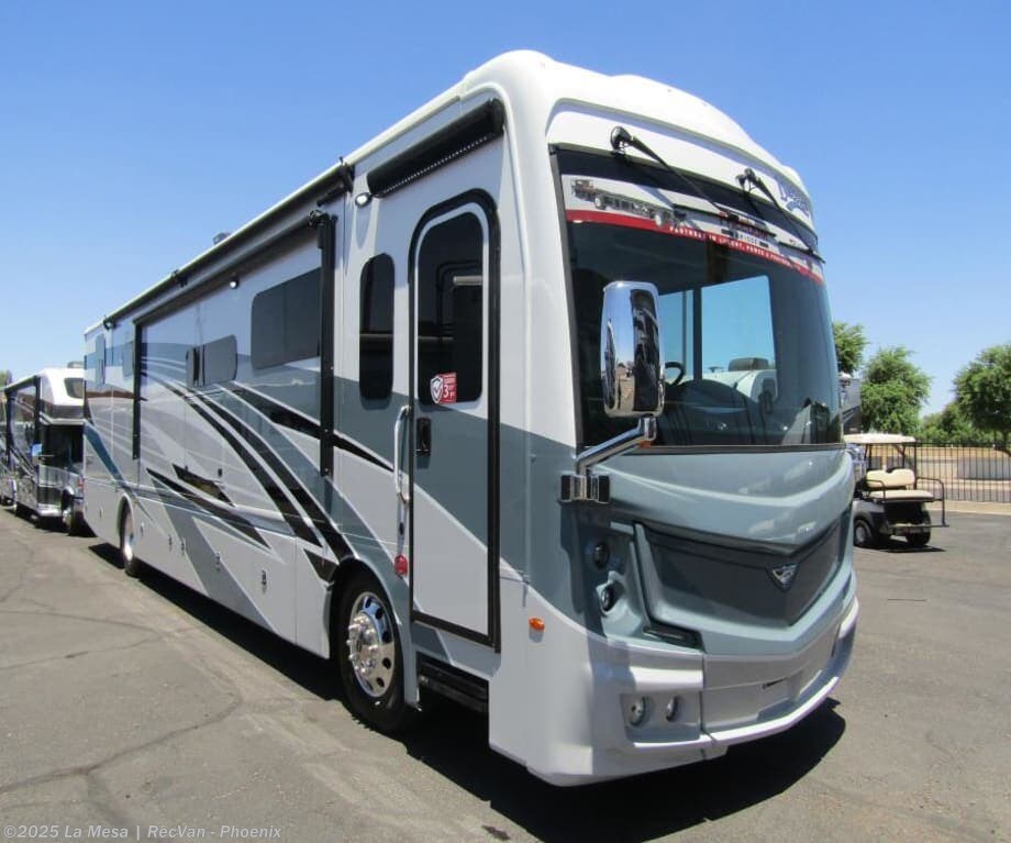 New 2026 Fleetwood Discovery 38W available in Phoenix, Arizona