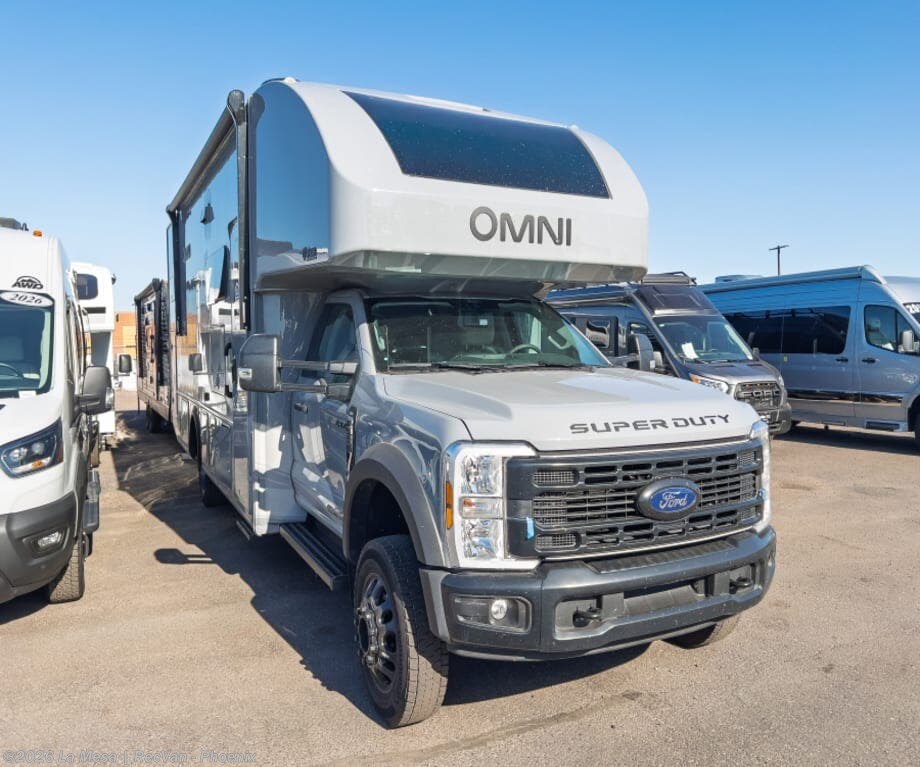 New 2027 Thor Motor Coach Omni Trail Z30 available in Phoenix, Arizona