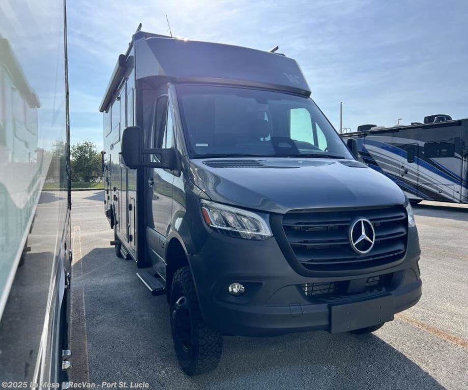 New 2026 Winnebago Ekko WM623B-FBP available in Port St. Lucie, Florida